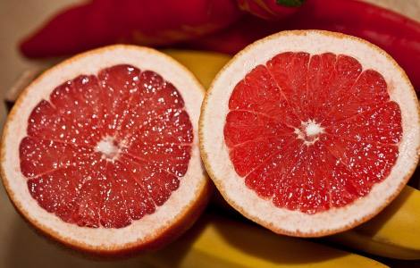 Δύο φρούτα που καταπολεμούν αποτελεσματικά το περιττό βάρος